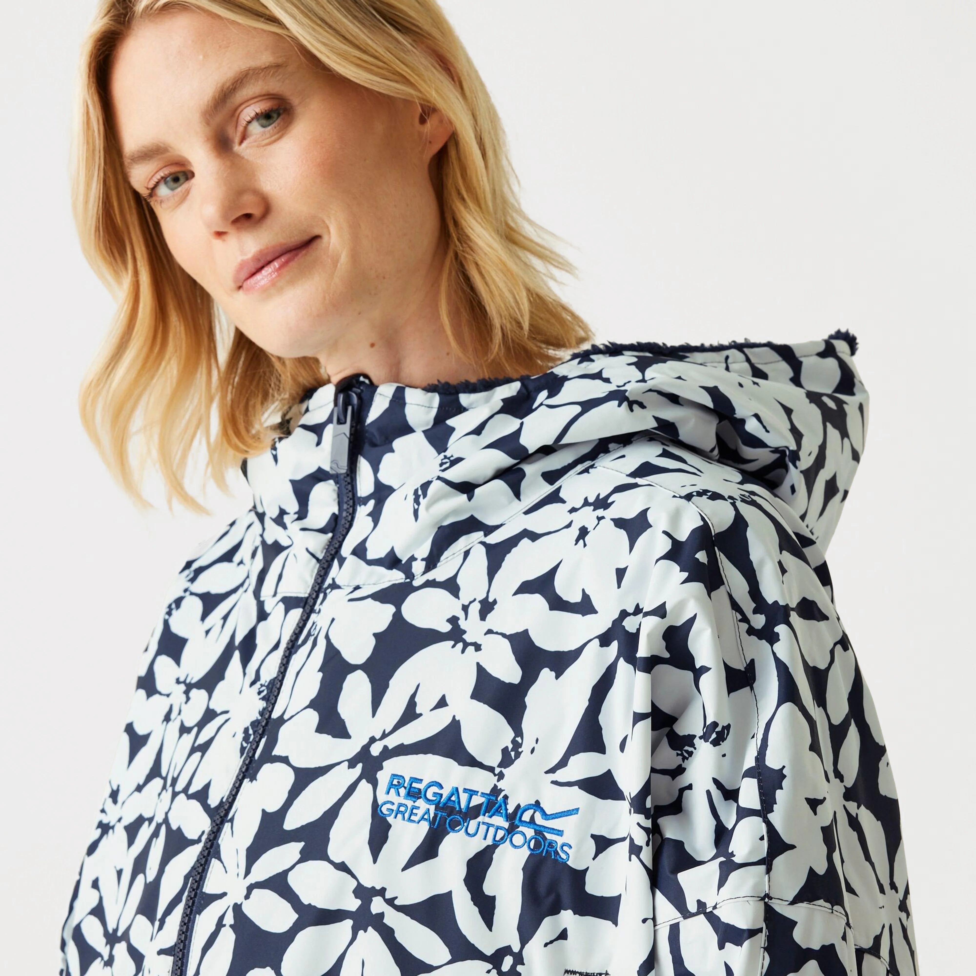 Waterproof Changing Robe - Image 6