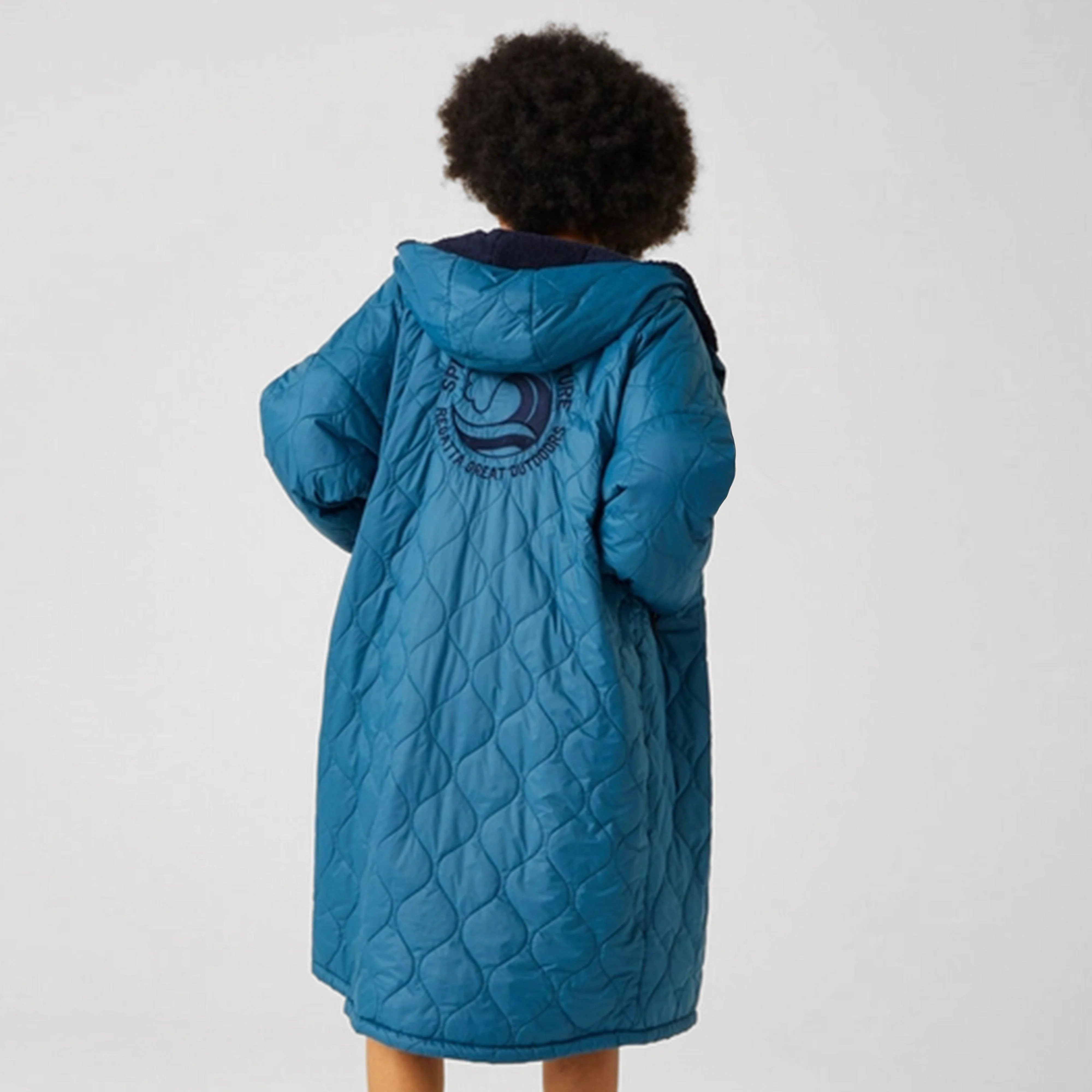 Waterproof Quilted Changing Robe - Image 2