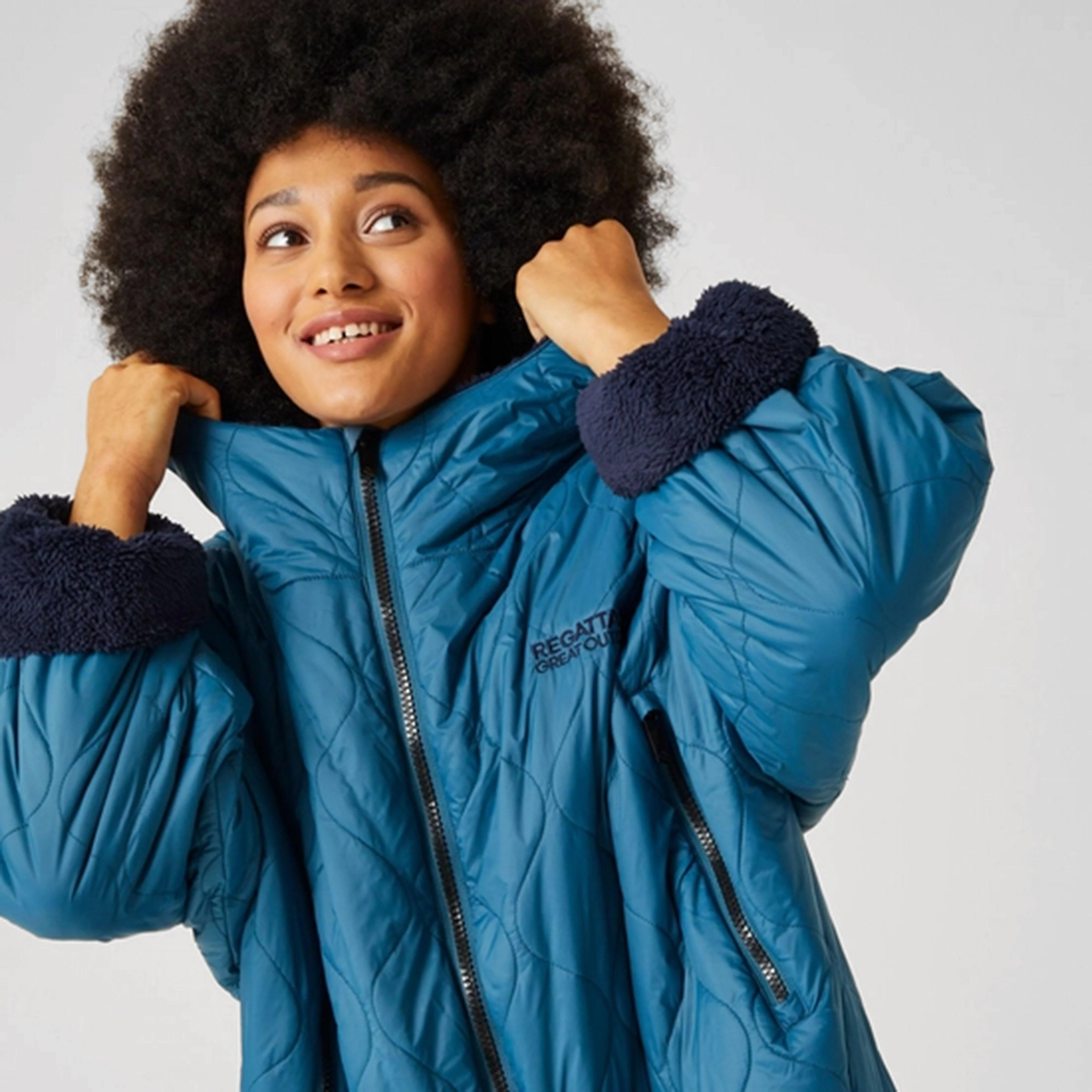 Waterproof Quilted Changing Robe - Image 4
