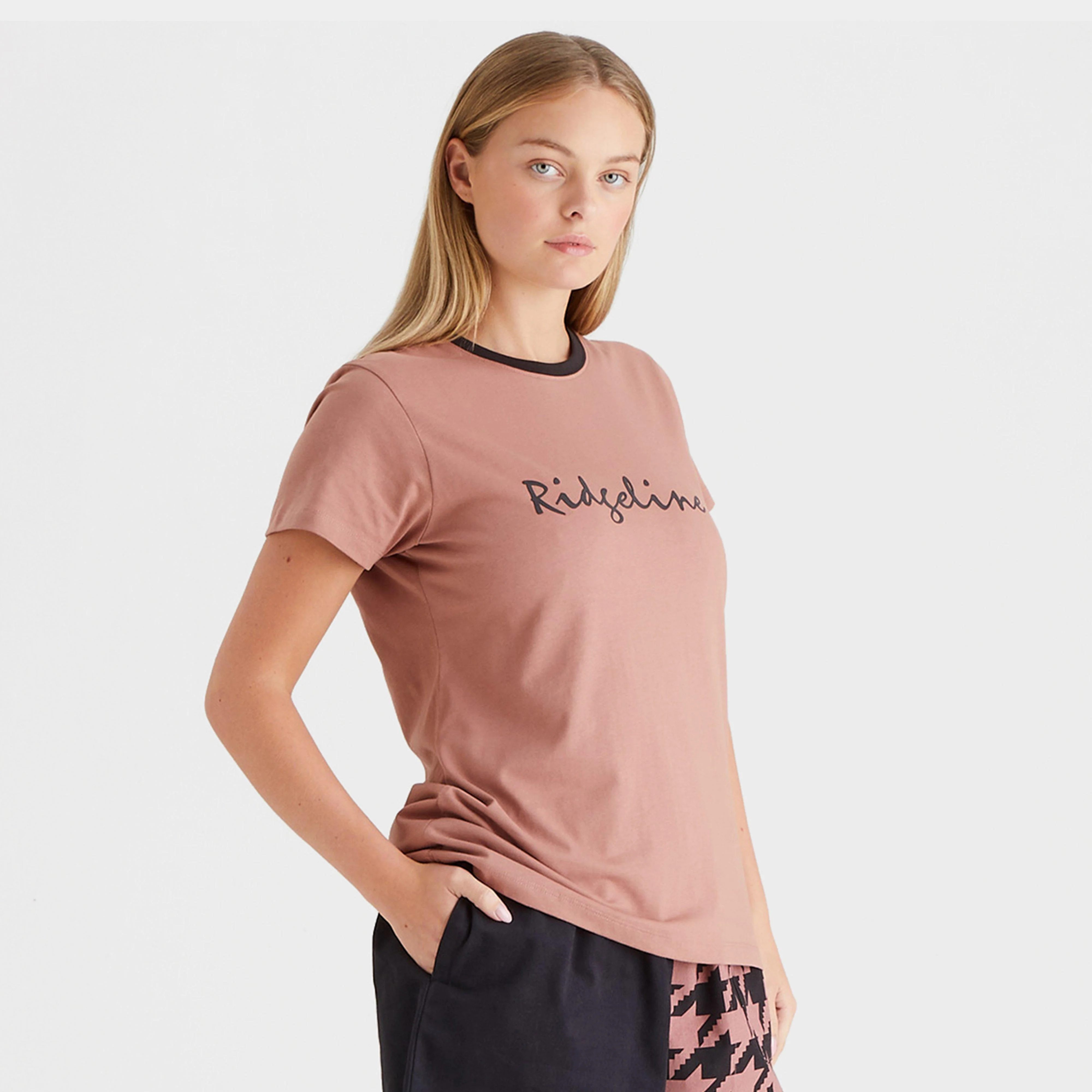 Women's Signature T-Shirt Dusky Pink - Image 3