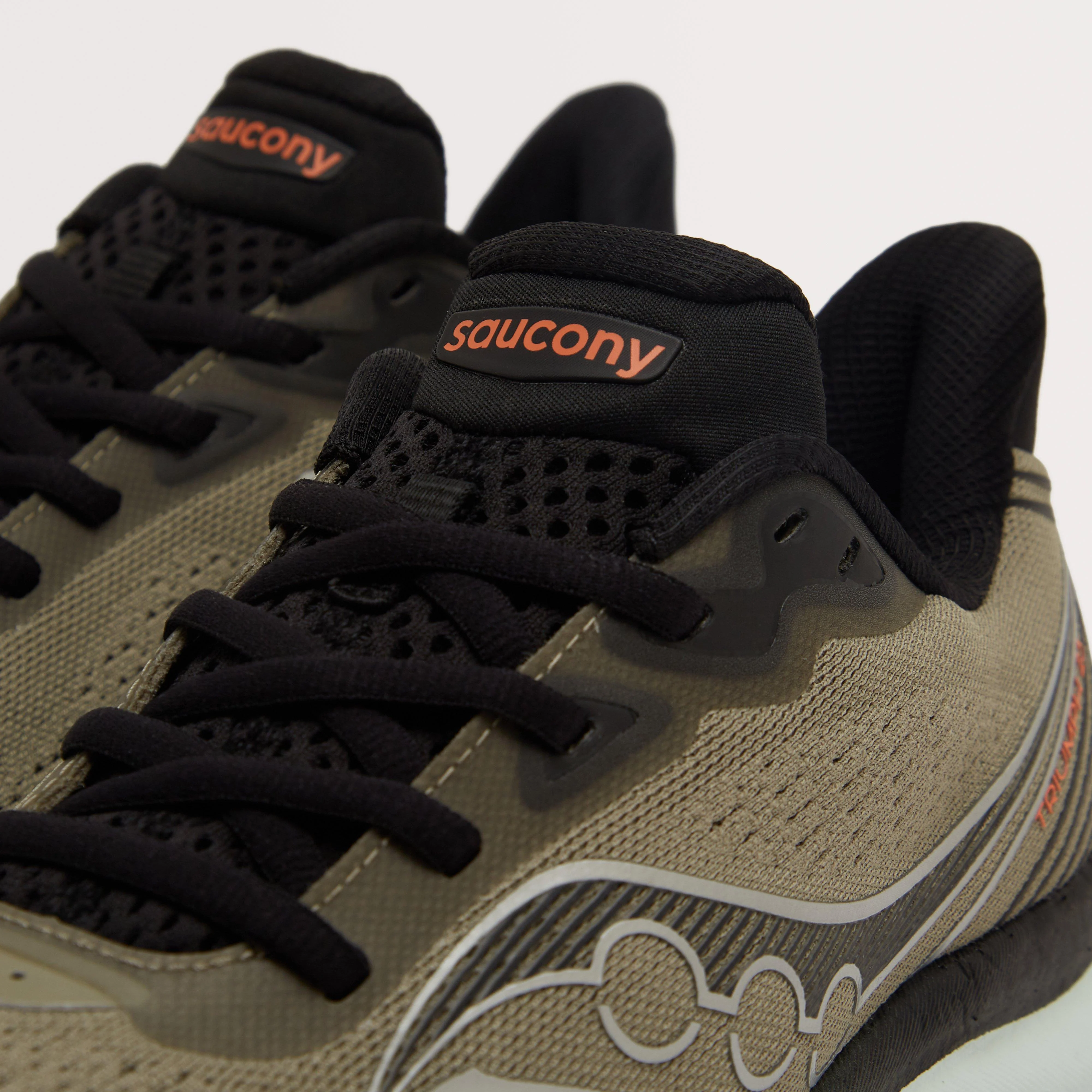 Men’s Triumph 23 Running Shoe - Image 4