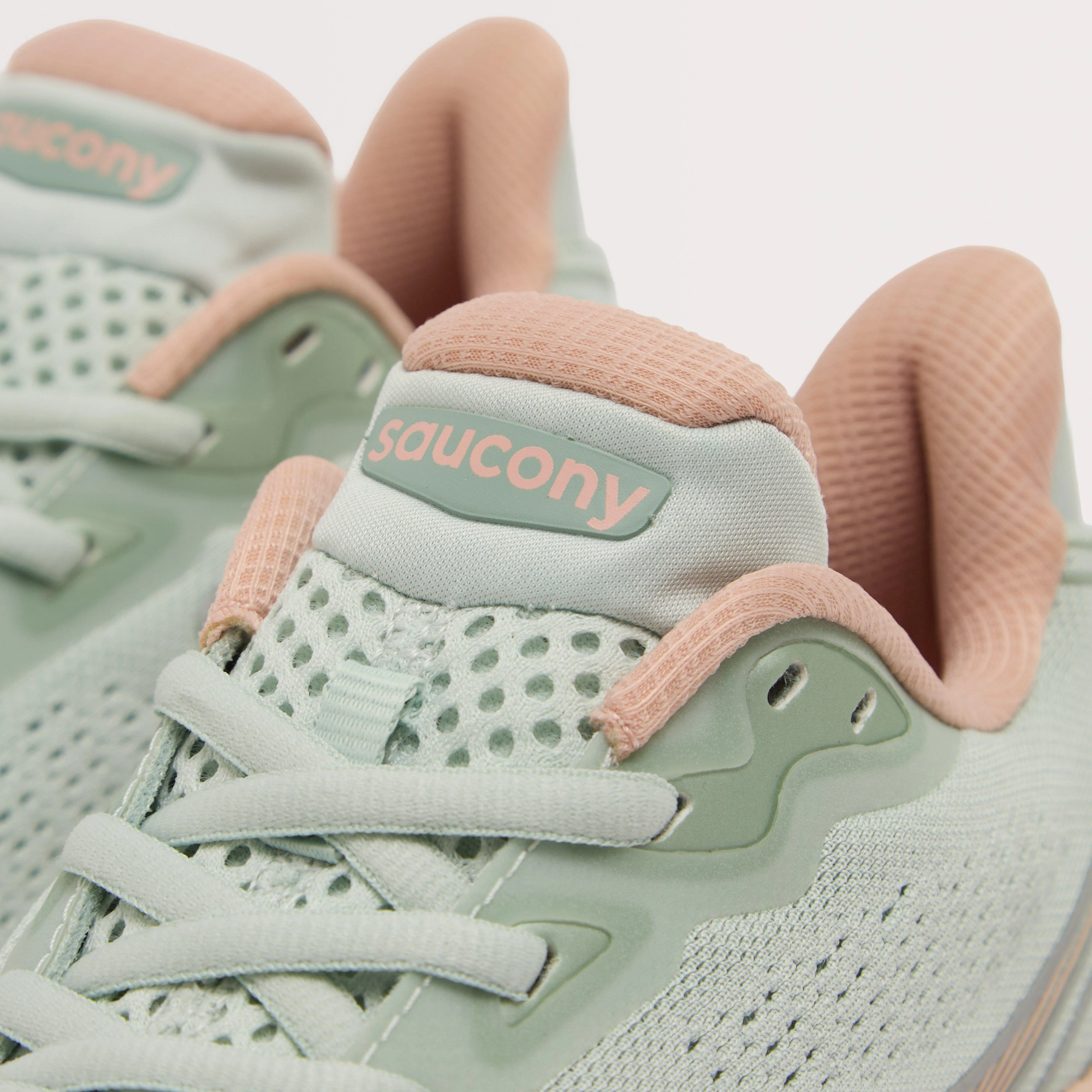 Women’s Triumph 23 Running Shoe - Image 4