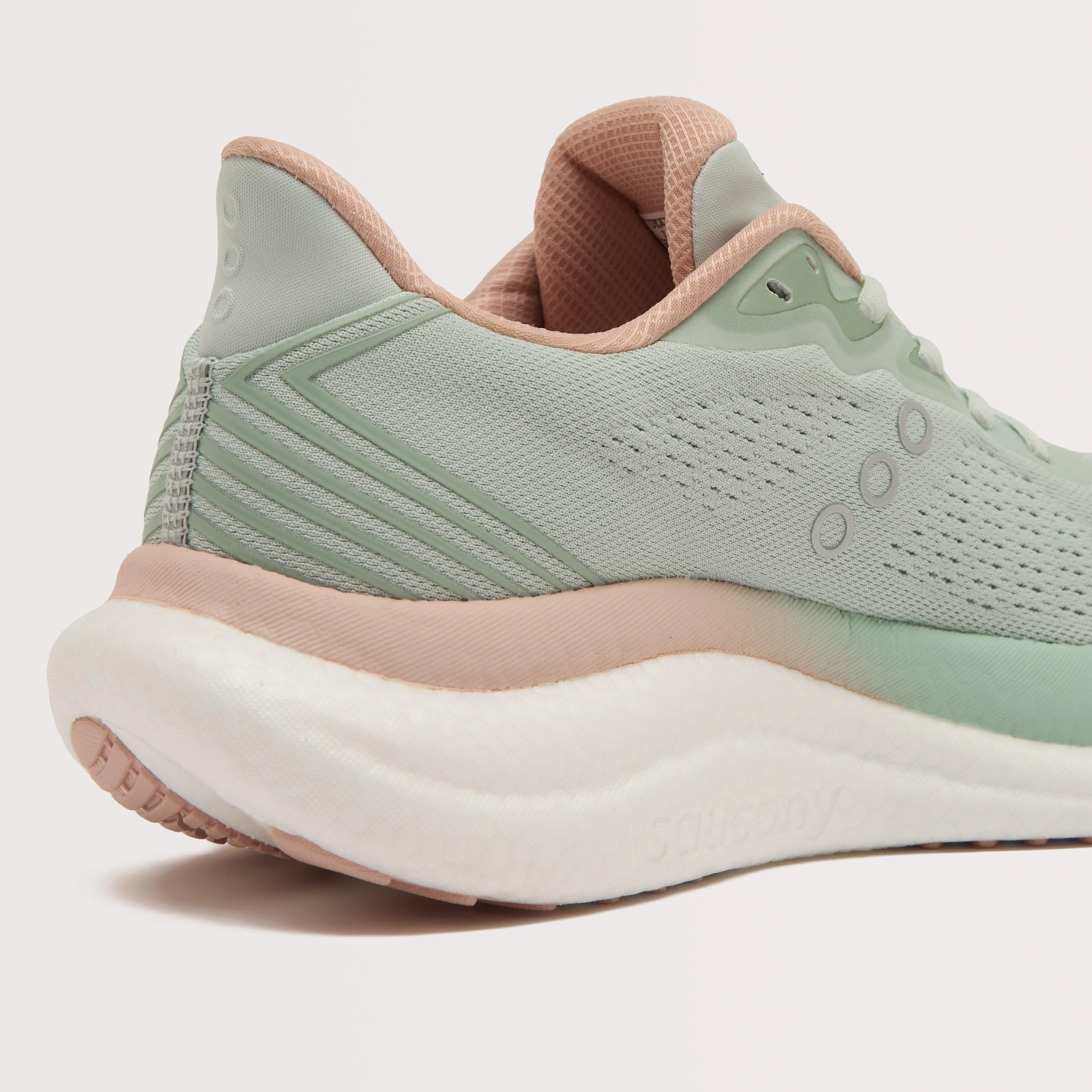 Women’s Triumph 23 Running Shoe - Image 6