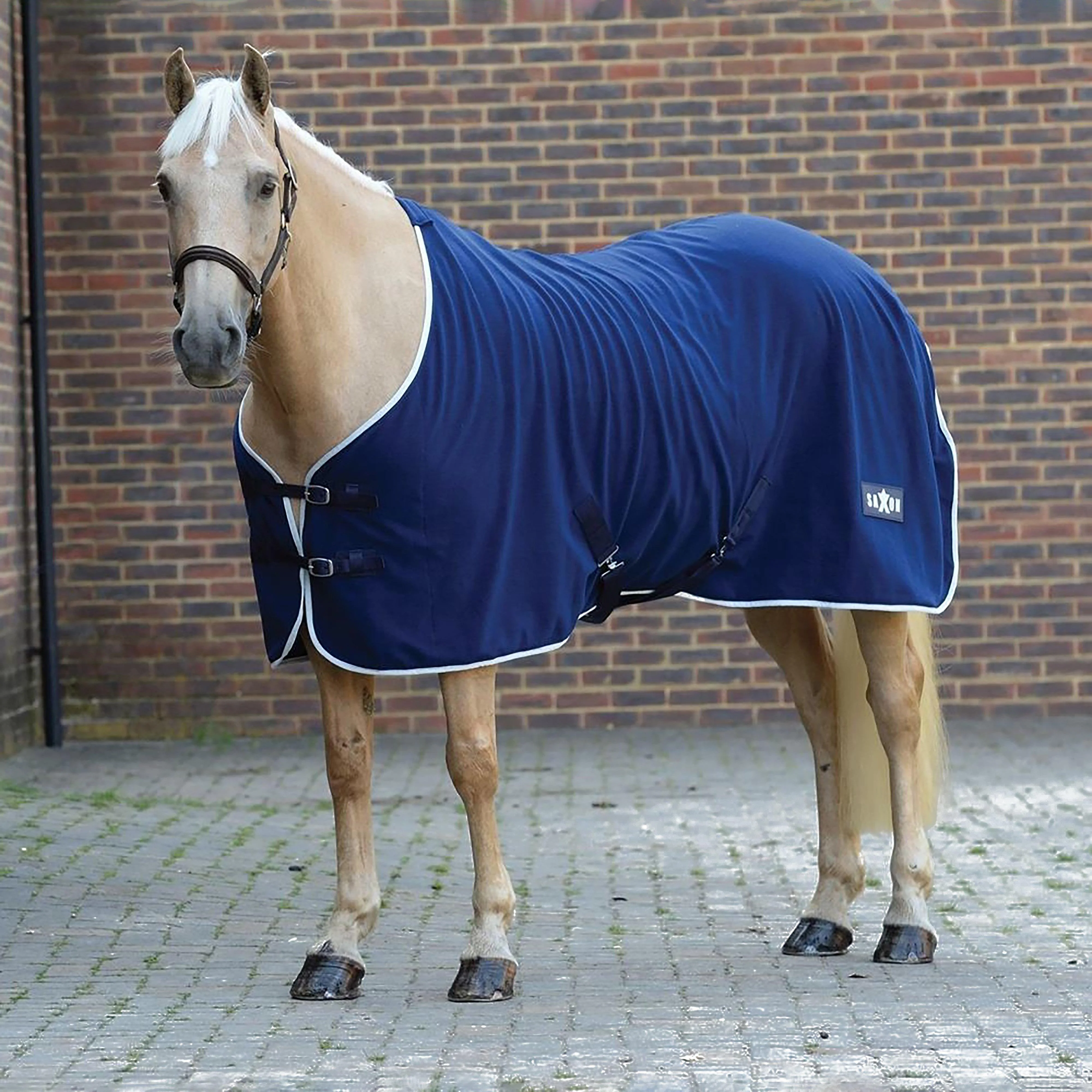 Defiant Fleece Standard Neck Rug - Image 2