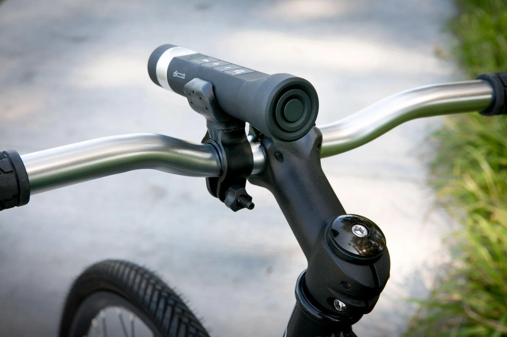 HandleIt 3-in-1 Handlebar Mounted Wireless Speaker - Image 9