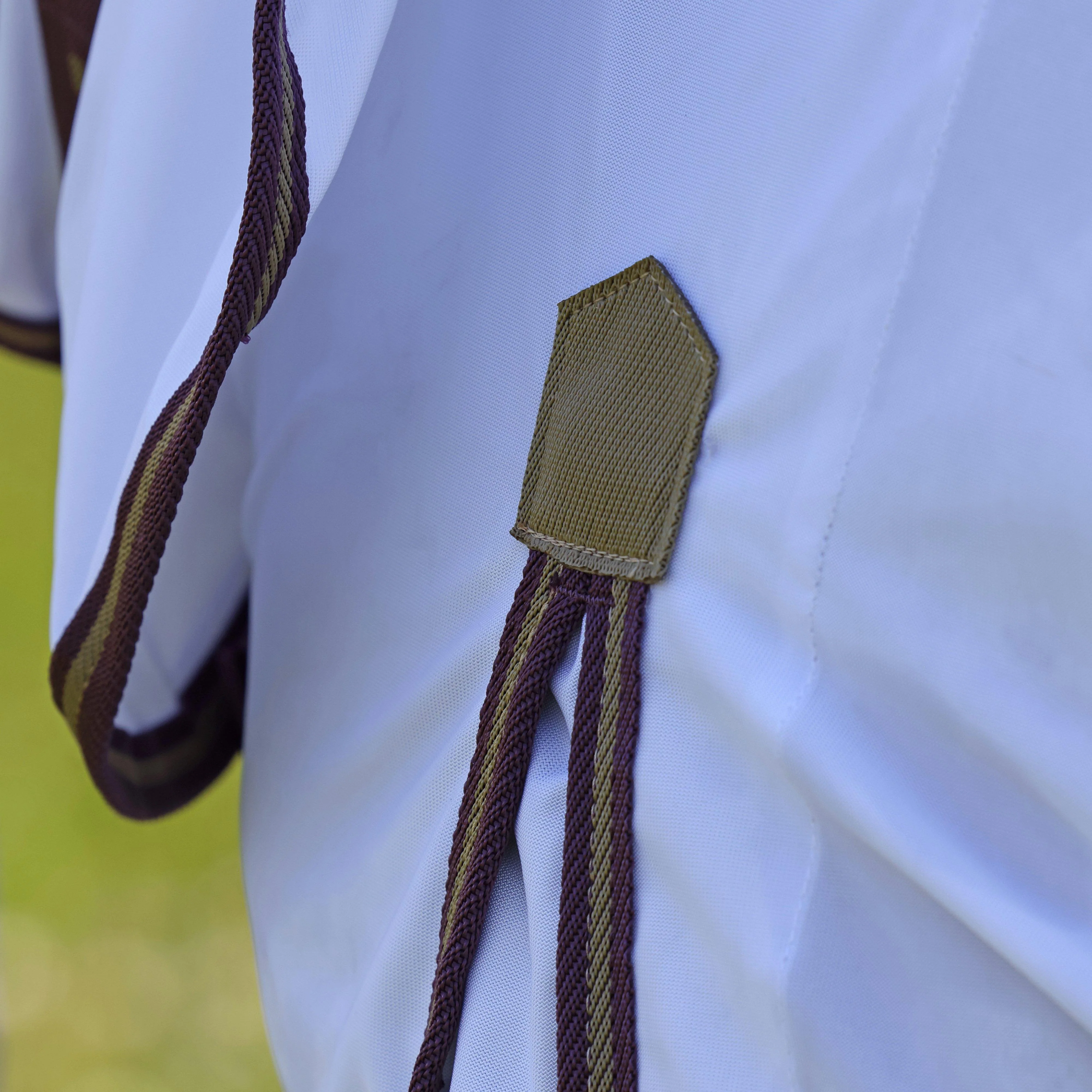 Shires Highlander Plus Fly Sheet Combo Neck Rug White/Black Cherry - Image 7
