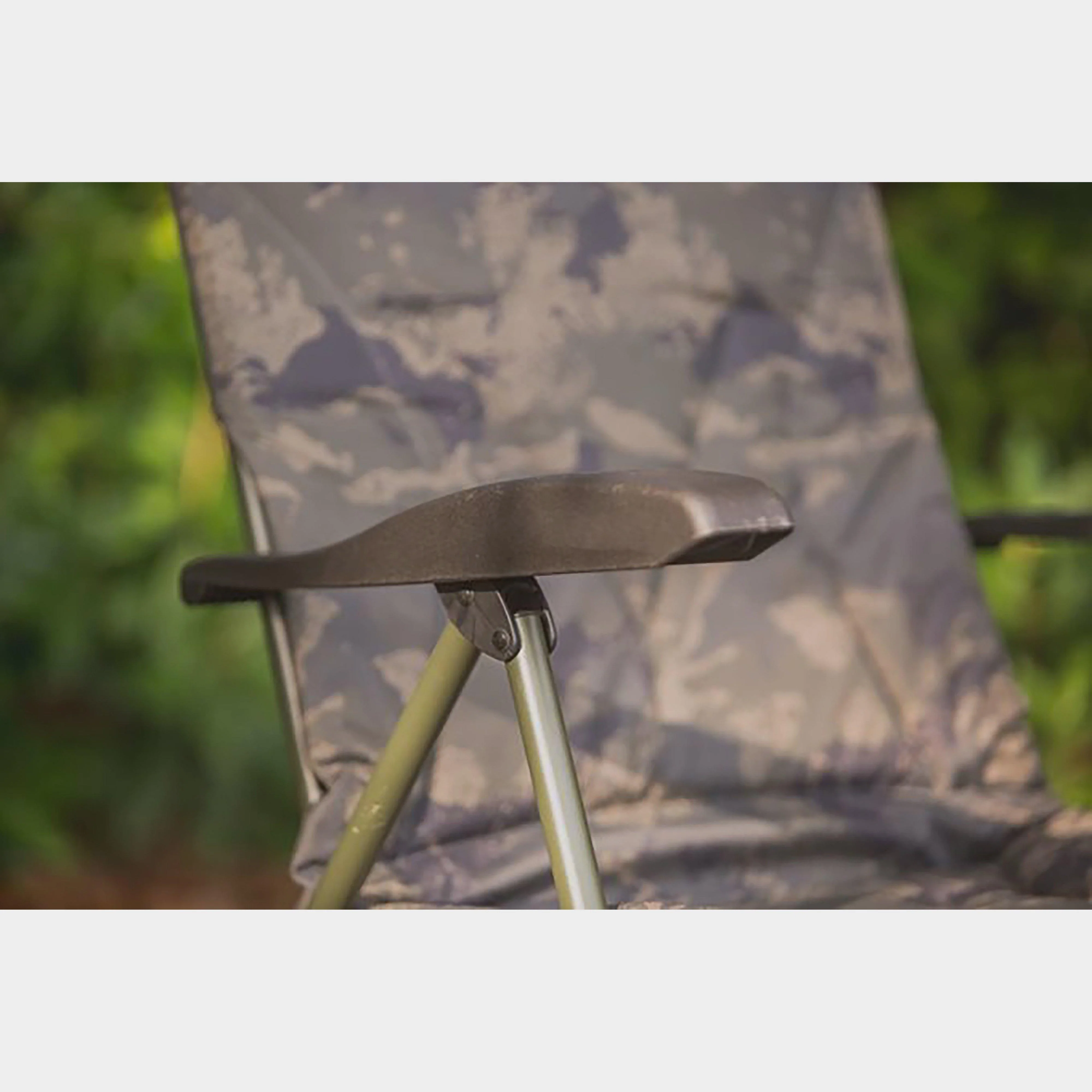 Solar Undercover Camo Session Chair - Image 2
