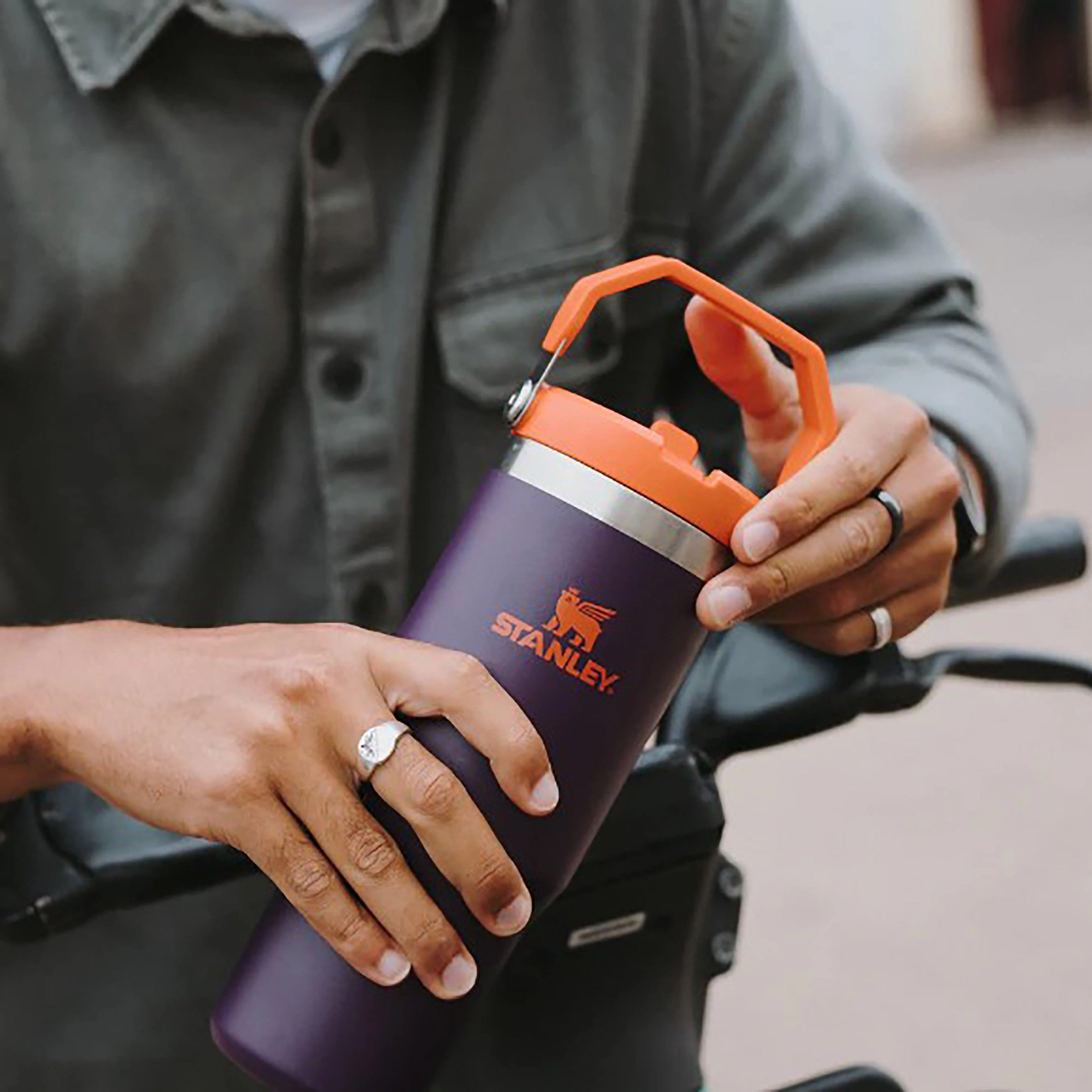 IceFlow™ Flip Straw Tumbler 0.89L - Image 5