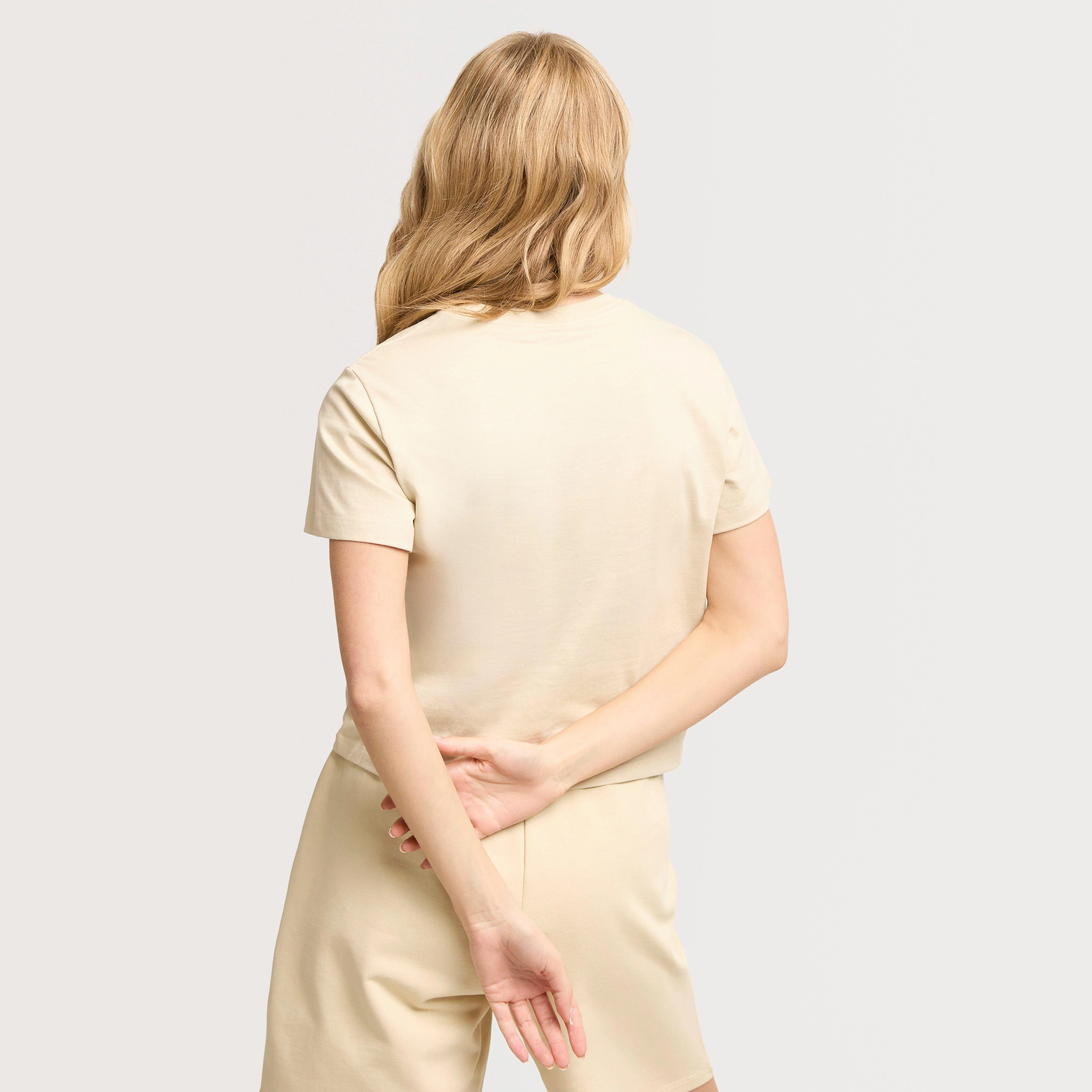 Women's Essential Regular T-Shirt - Image 4