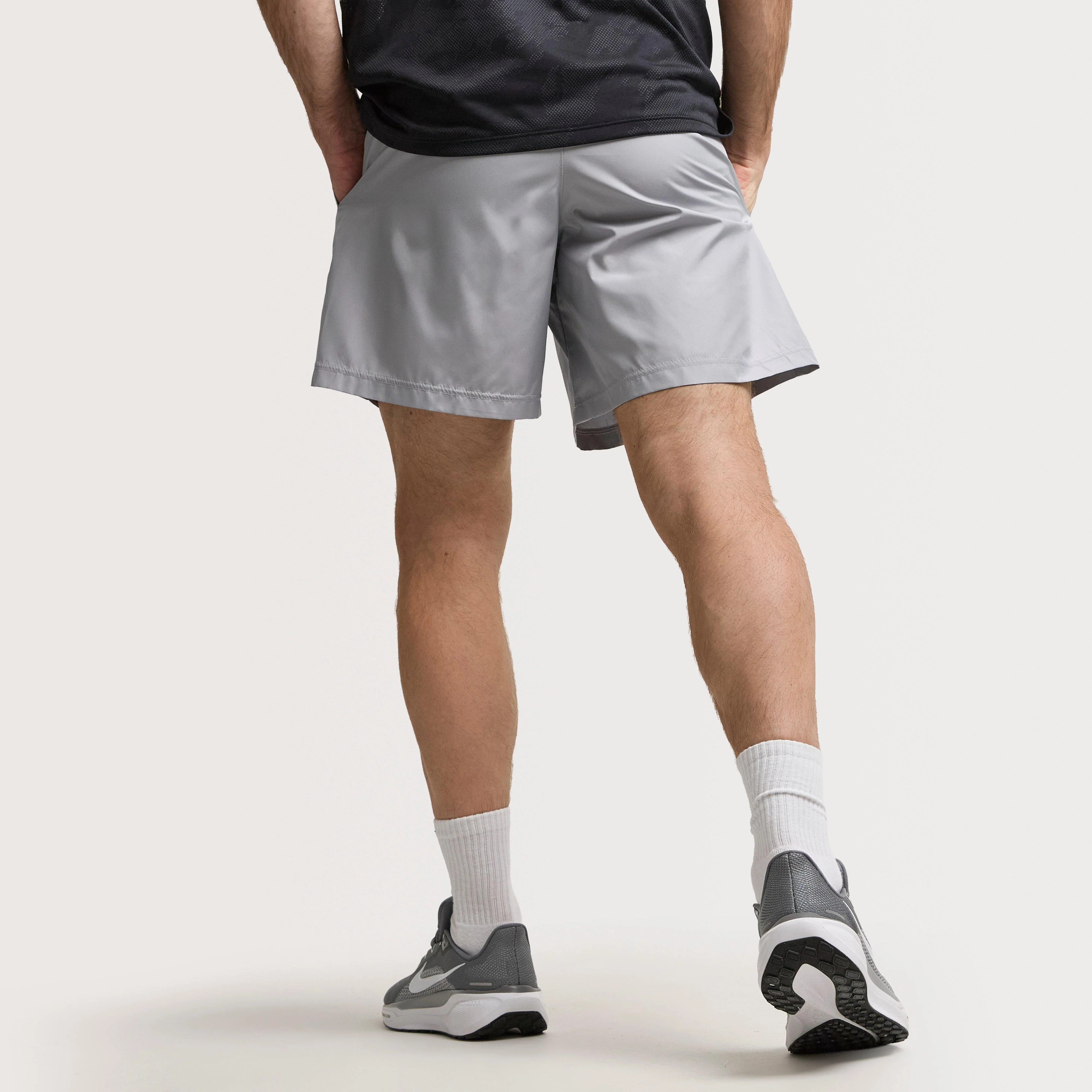 Men's Tech™ Vent 7" Shorts. - Image 3