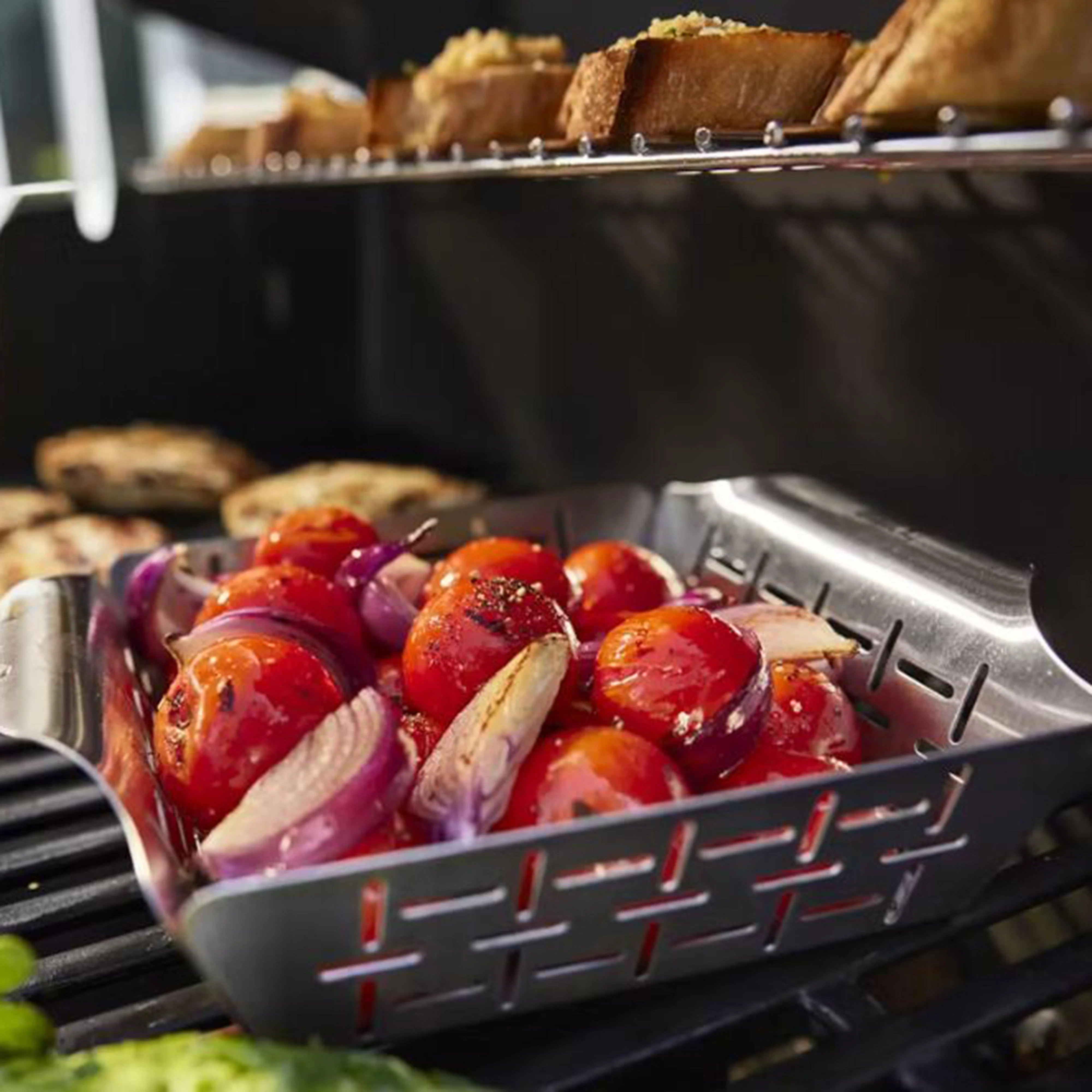 Genesis E-415 Gas Barbecue - Image 5