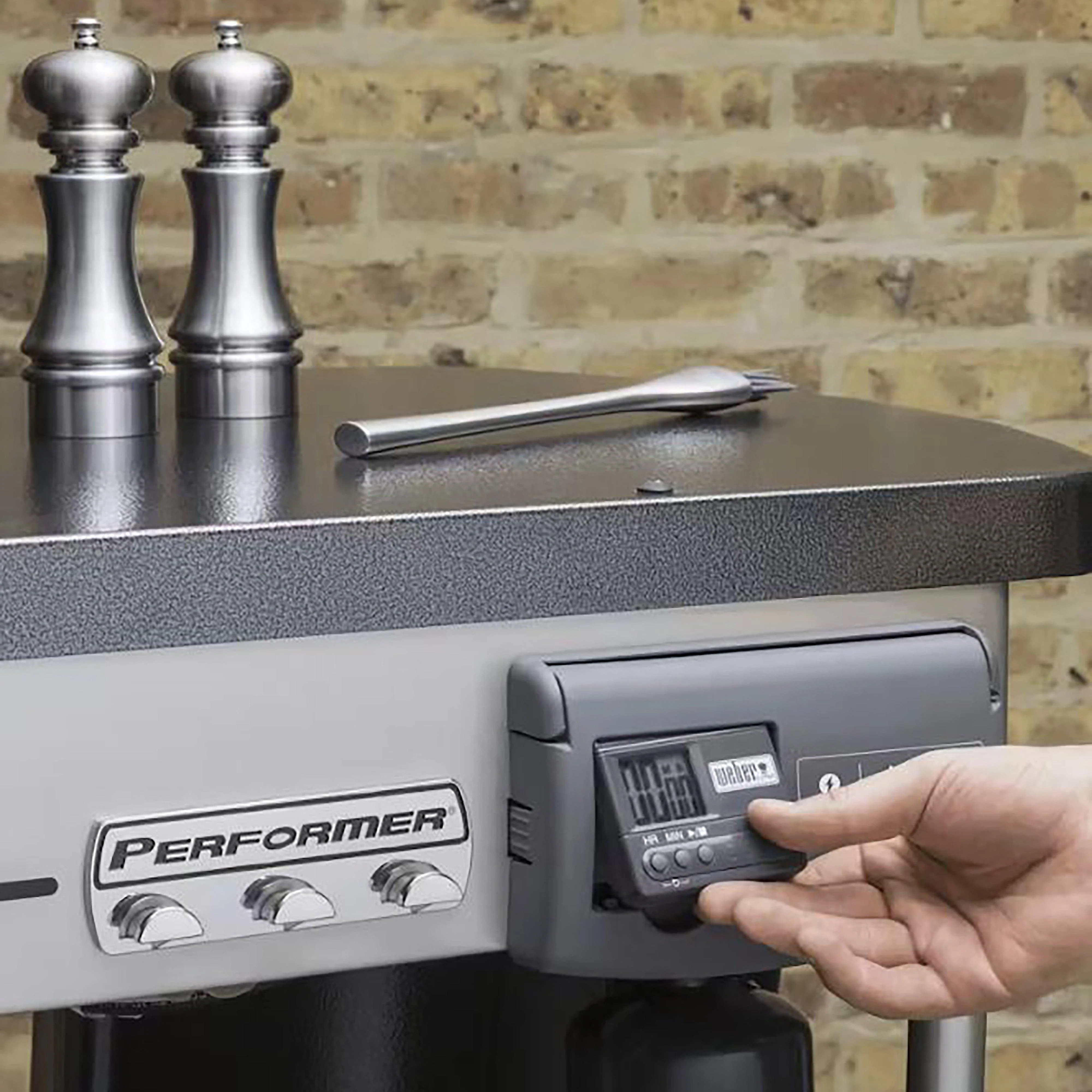 Performer Deluxe GBS Charcoal Barbecue 57cm - Image 3