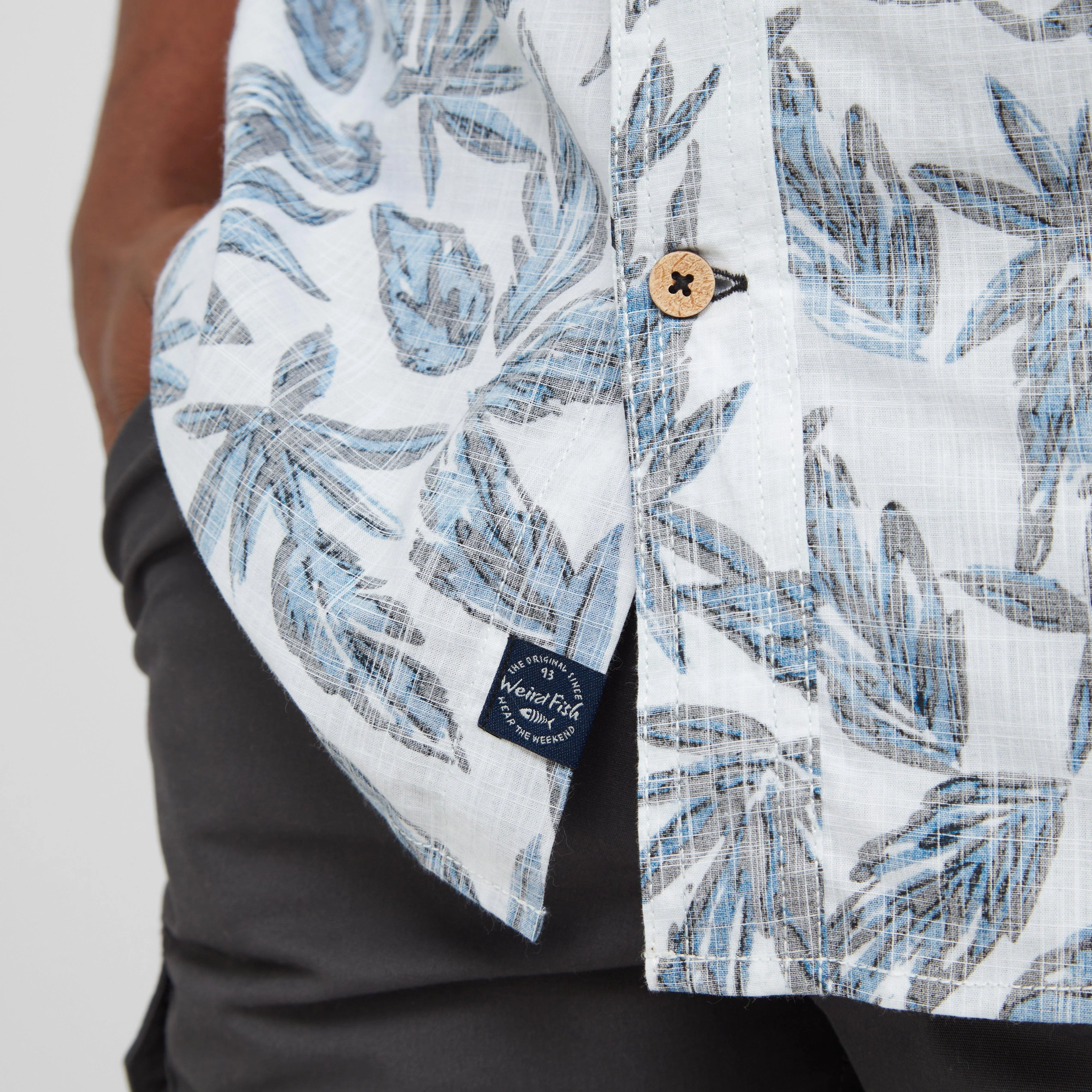 Men’s Palm Short Sleeved Shirt - Image 5