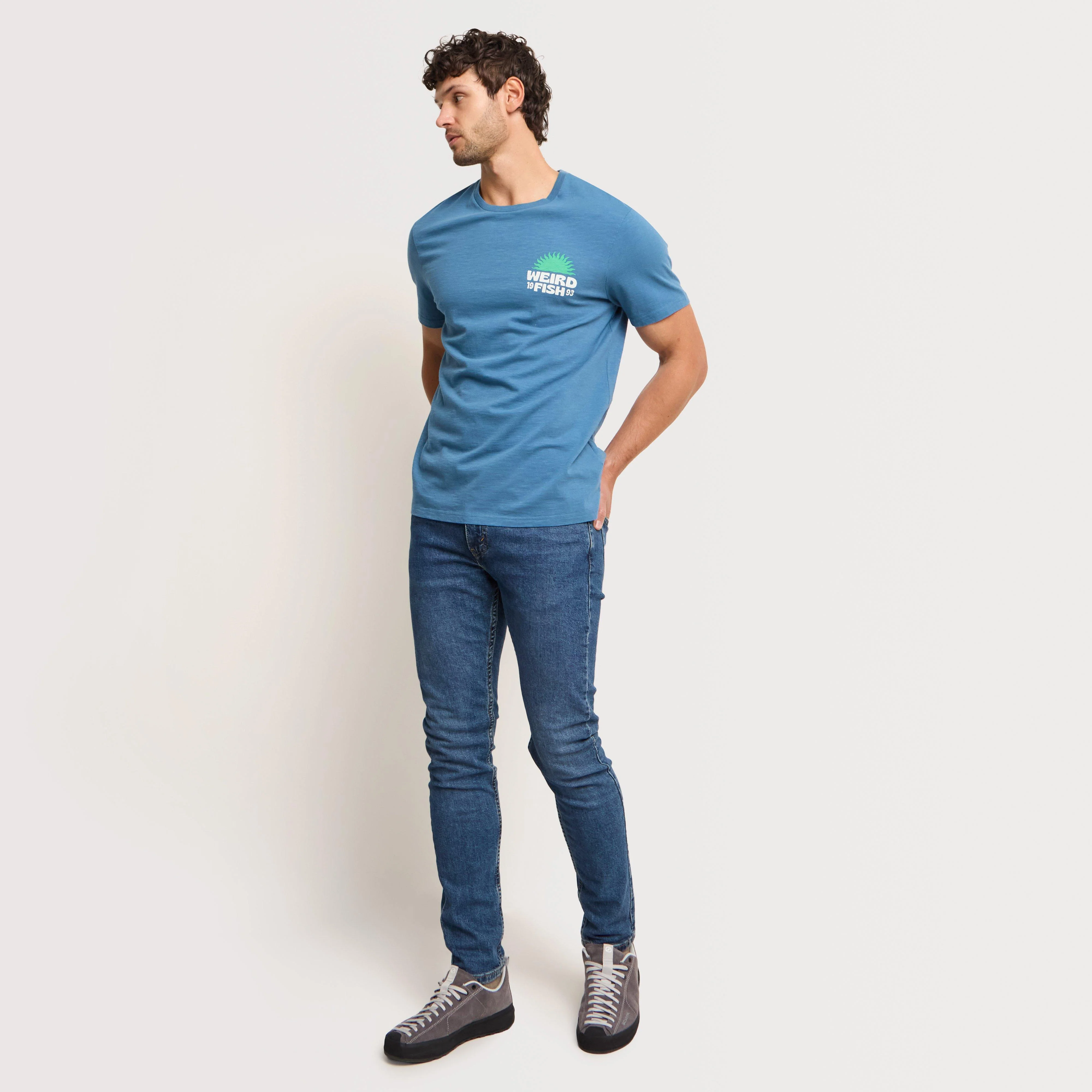 Men's Sun Beam Back Print Graphic T-Shirt - Image 4