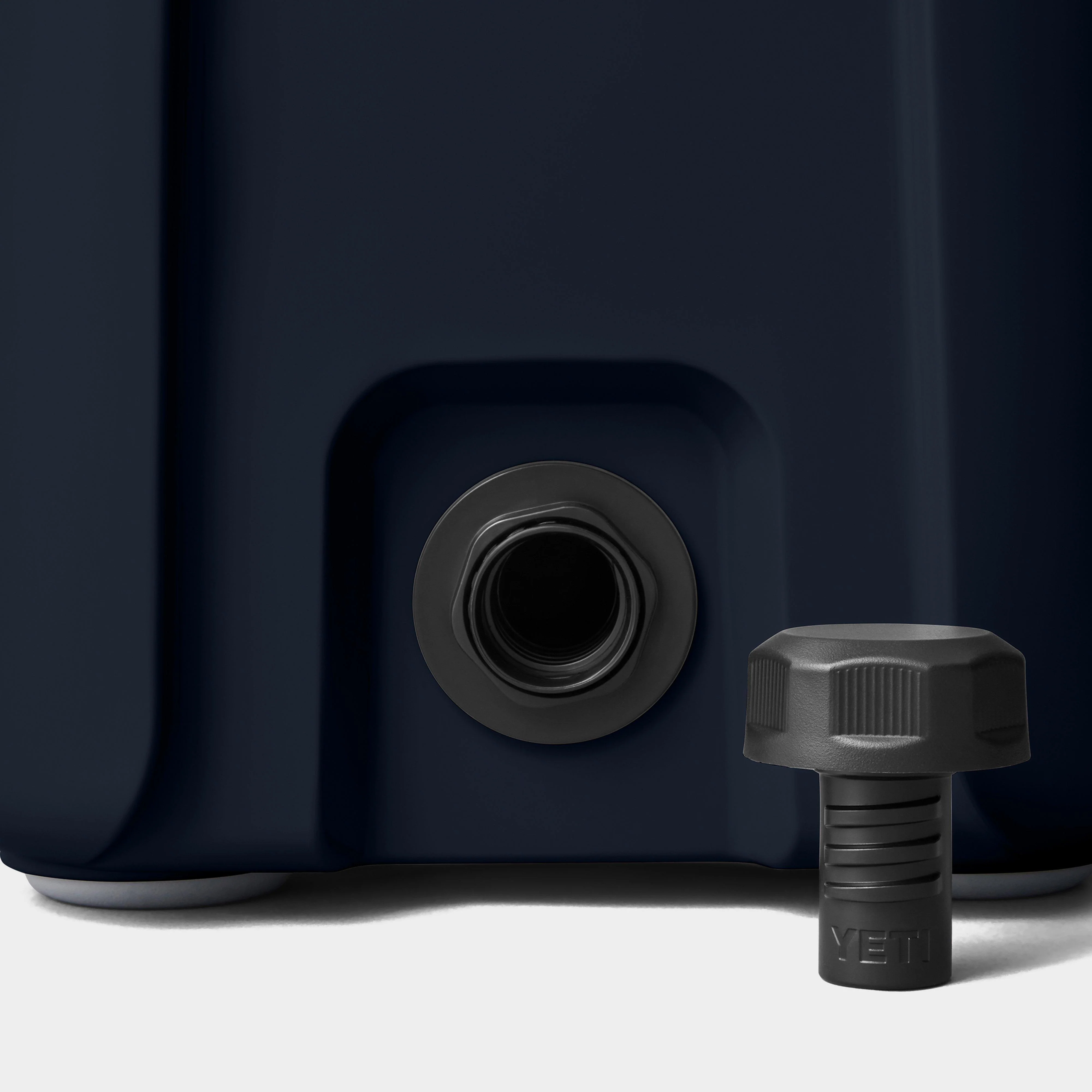 Red Bull Racing Roadie® 15 Cool Box - Image 4