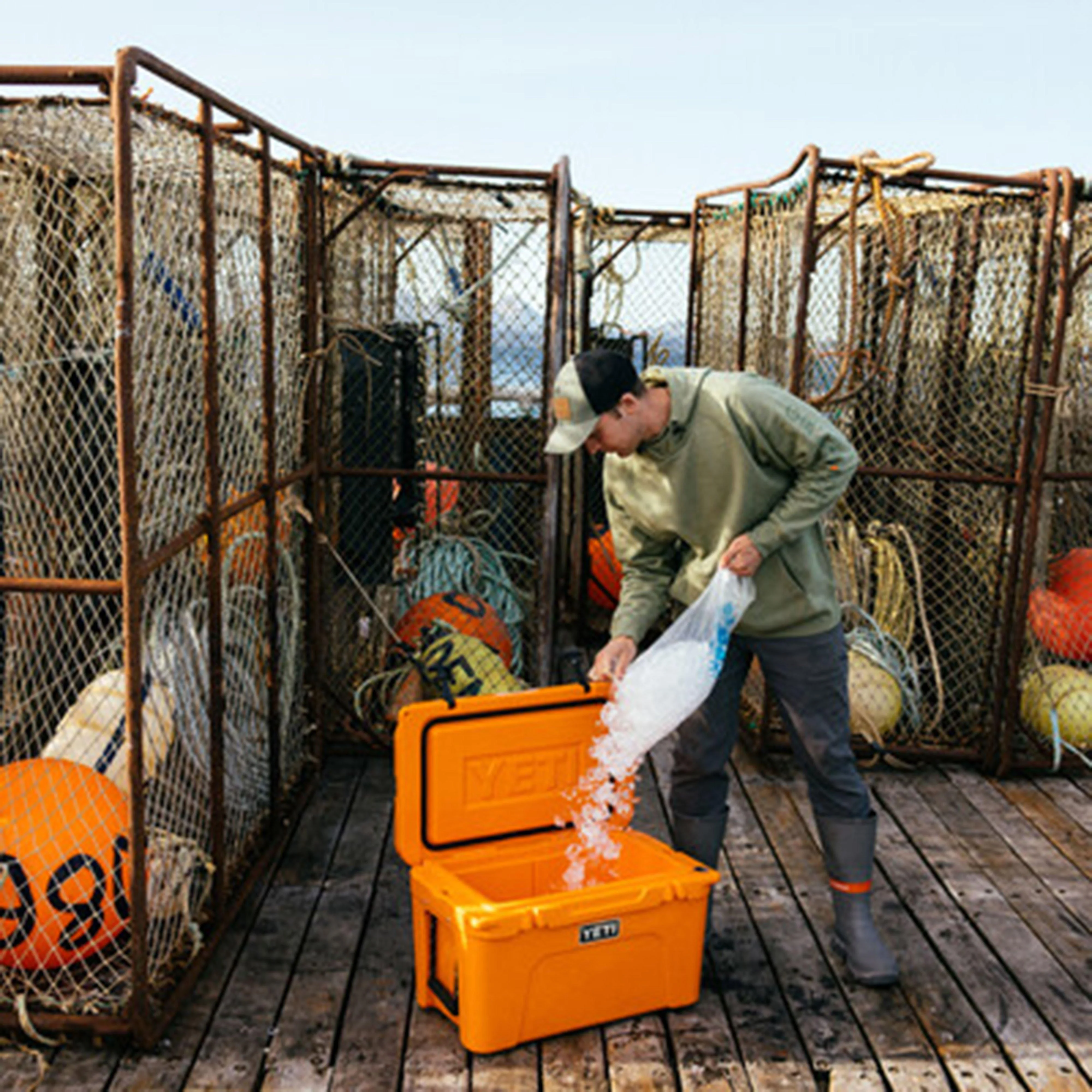 Tundra® 45 Cool Box - Image 5